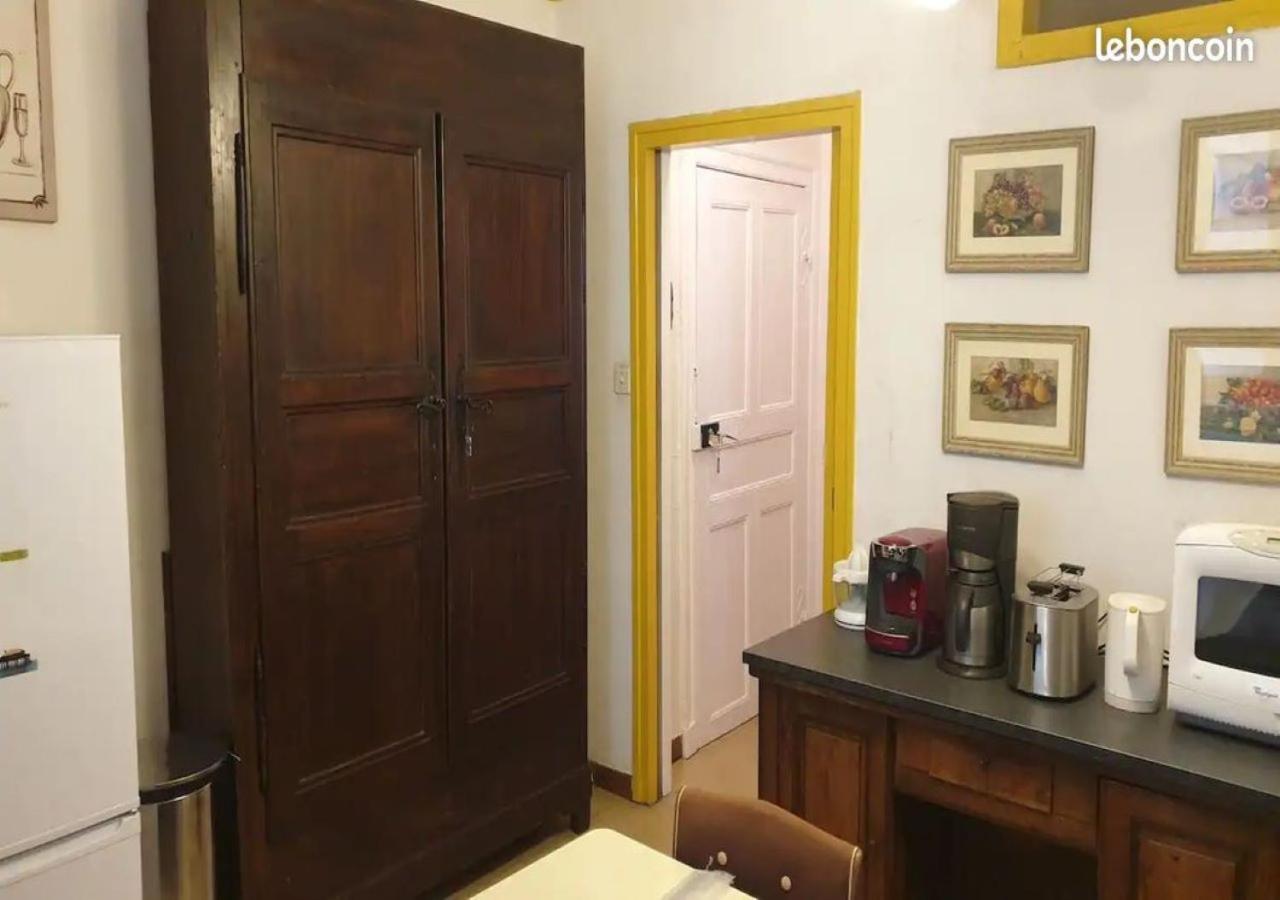 Grand Appartement De Charme Avec Parking Prive Florac Exterior foto